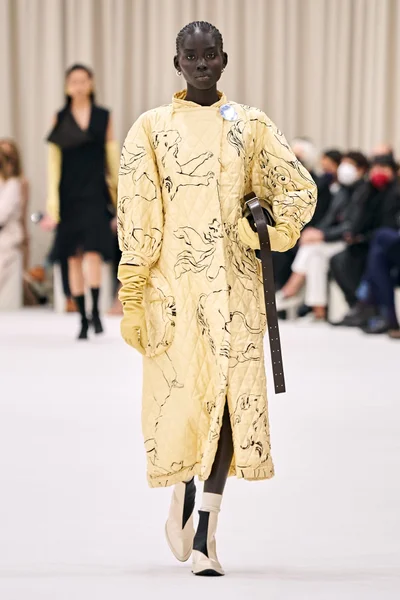 Look 22
